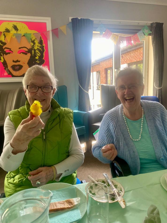 residents-during-easter-lunch